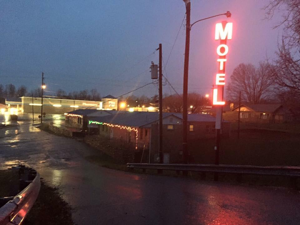 Scenic River Inn Motel Wartburg Exteriér fotografie